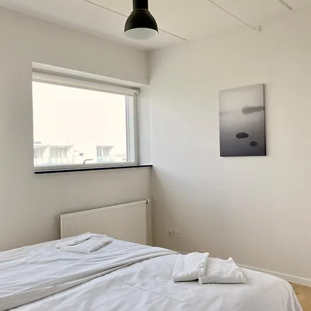 Newly Built 1 Bedroom With Balcony Apartament *