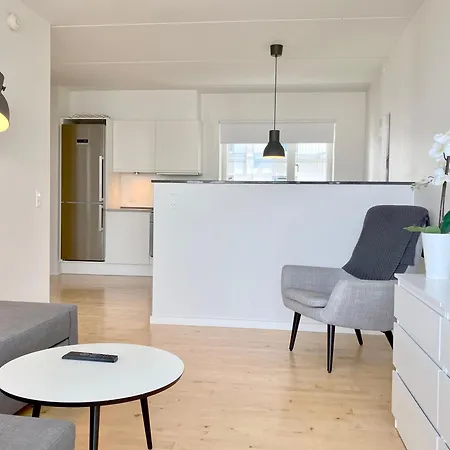 Newly Built 1 Bedroom With Balcony Apartament *