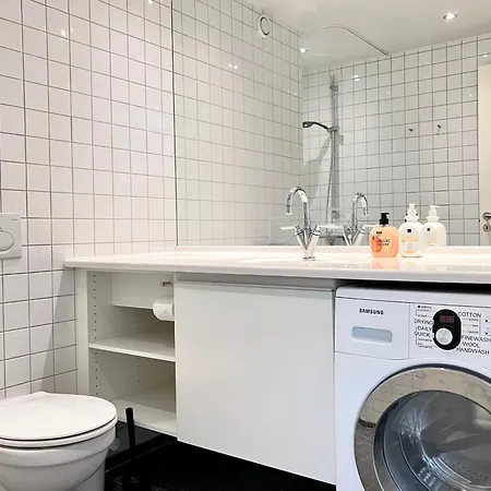 Newly Built 1 Bedroom With Balcony Apartament